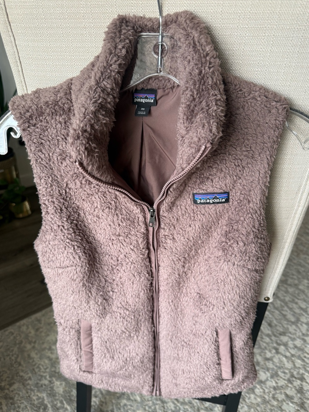 Patagonia Women's Fuzzy Zip Vest in Dusty Mauve - Picture 2 of 8